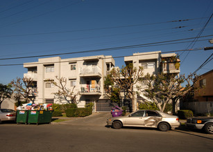 2415 E 15th St in Long Beach, CA - Foto de edificio - Building Photo