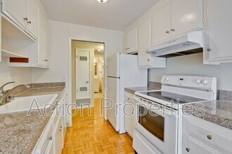 255 S Rengstorff Ave in Mountain View, CA - Building Photo - Building Photo