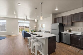 80 Gathering Pl Ln in Iowa City, IA - Building Photo - Building Photo