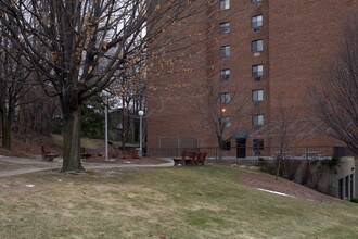 Towers East in Pawtucket, RI - Building Photo - Building Photo