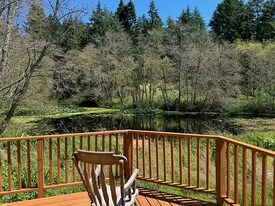 4126 Ginnett Rd in Anacortes, WA - Building Photo