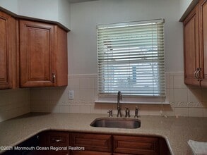 10B Maplewood Dr in Manchester Township, NJ - Building Photo - Building Photo