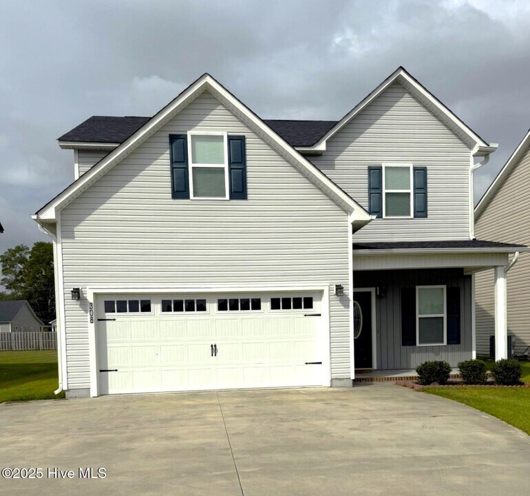 308 E Franck St in Richlands, NC - Building Photo