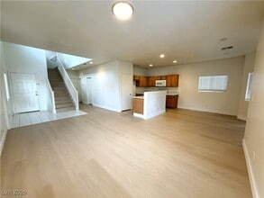 6079 Clovelly St in North Las Vegas, NV - Building Photo - Building Photo