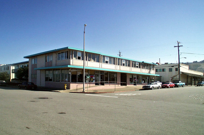 5-45 W Manor Dr in Pacifica, CA - Foto de edificio - Building Photo