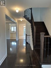 959 Ernest Cousins Cir in Newmarket, ON - Building Photo - Building Photo