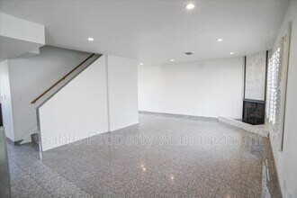 6060 Colfax Ave in Los Angeles, CA - Building Photo - Building Photo