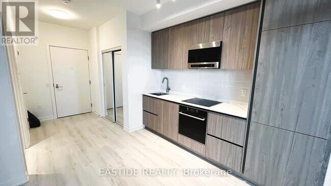 110 Broadway Ave in Toronto, ON - Building Photo - Building Photo