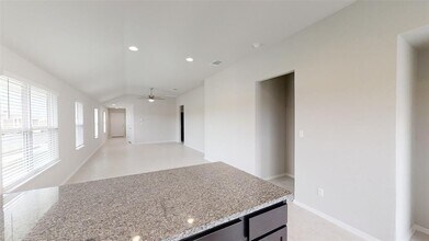 193 Heather Glen Way in Maxwell, TX - Building Photo - Building Photo