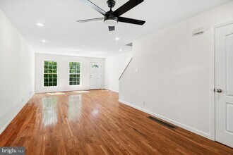 396 Delmar St in Philadelphia, PA - Building Photo - Building Photo