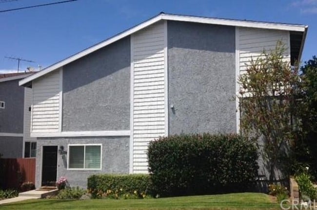 property at 1809 Armour Ln