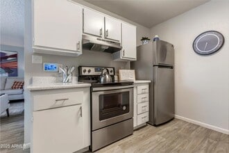 4337 N 53rd Ln, Unit B1 in Phoenix, AZ - Building Photo - Building Photo