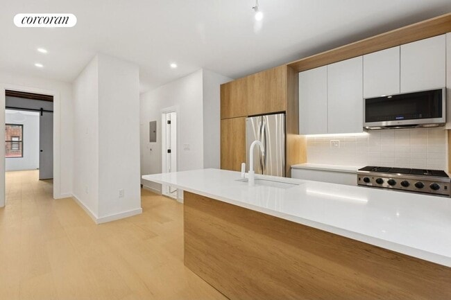 659 Rogers Ave in Brooklyn, NY - Building Photo - Building Photo