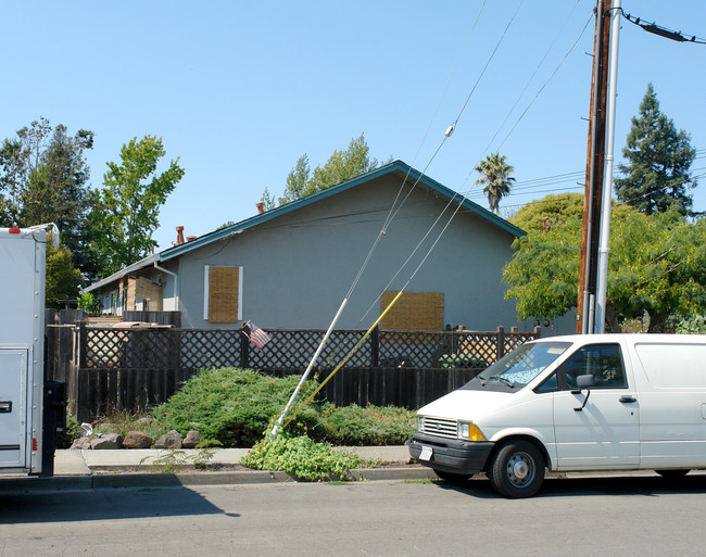 1277 Martha Way in Santa Rosa, CA - Building Photo - Building Photo