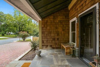 2730 Oak Valley Dr in Vienna, VA - Building Photo - Building Photo