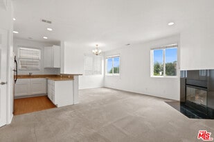 5430 Bellingham Ave in Los Angeles, CA - Building Photo