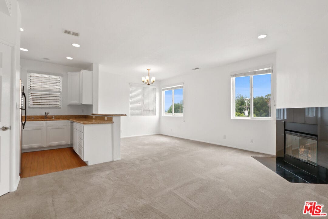 5430 Bellingham Ave in Los Angeles, CA - Building Photo