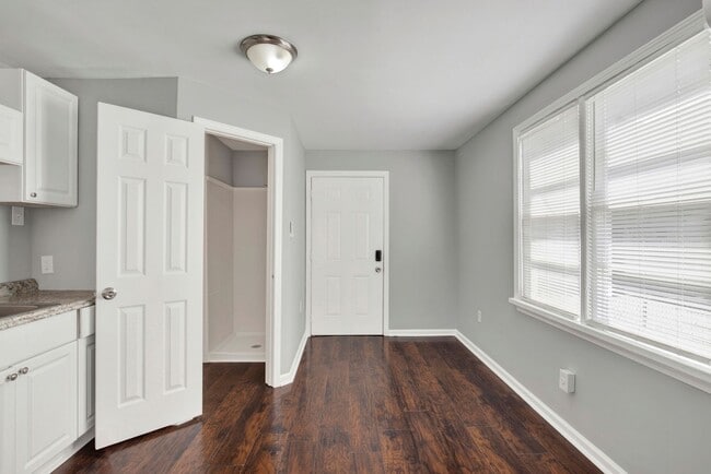 2215 Greenwood St in Savannah, GA - Building Photo - Building Photo