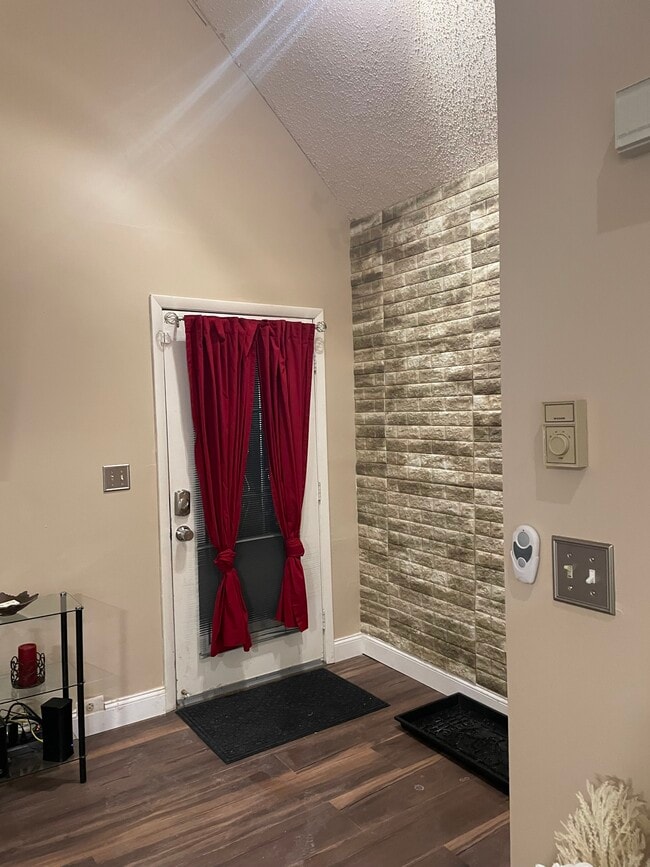 13 Fox Rdg in Woodridge, NY - Building Photo - Building Photo