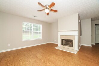 6937 Fairway Trail in Austell, GA - Building Photo - Building Photo