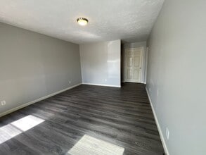 32 Georgian Cv, Unit R in Jackson, TN - Building Photo - Building Photo