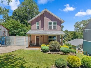 98 Stewart St in Asheville, NC - Building Photo - Building Photo