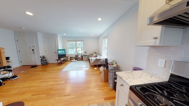 28 Woodruff Ave in Medford, MA - Building Photo - Building Photo