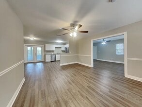 6204 Frost Dr in Tampa, FL - Building Photo - Building Photo