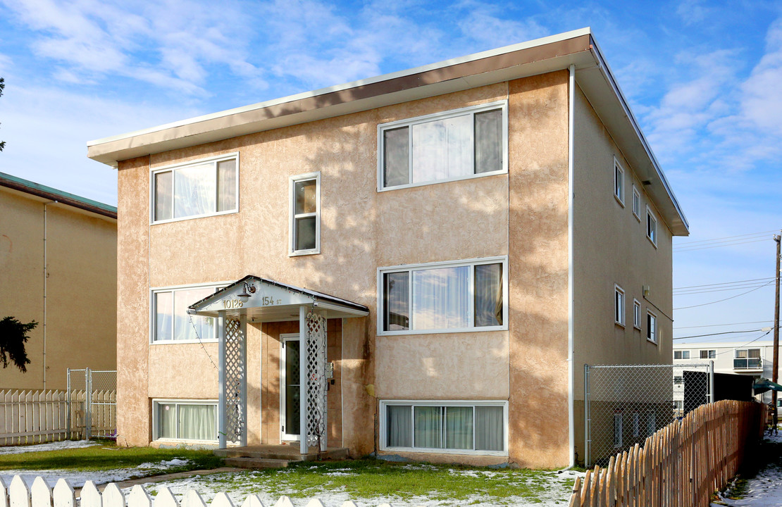 10128 154th St NW in Edmonton, AB - Building Photo