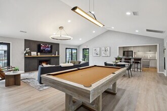 August Oaks in Gallatin, TN - Foto de edificio - Building Photo