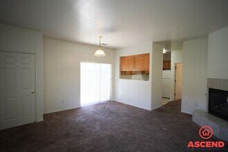 548 Yellow Meadow Ct in Bakersfield, CA - Building Photo - Building Photo