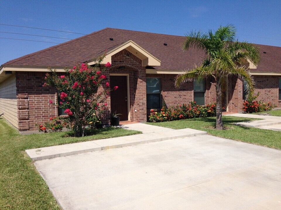 2706 Bobcat Ln in Harlingen, TX - Building Photo