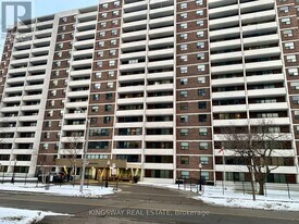 101 Prudential Dr in Toronto, ON - Building Photo