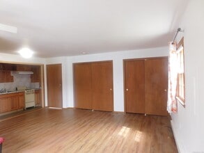 5 Larson Dr in North Haven, CT - Building Photo - Building Photo