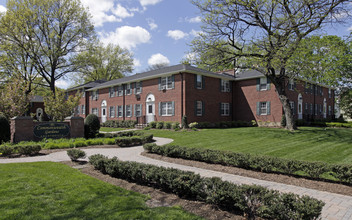 Commonwealth Garden Townhomes in Montclair, NJ - Building Photo - Building Photo