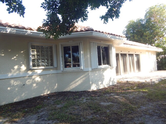 298 NW 11th St in Boca Raton, FL - Building Photo - Building Photo