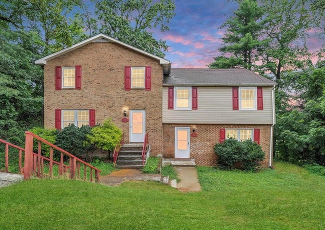 property at 1704 Elbert Dr