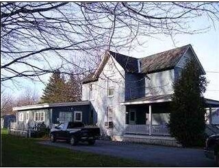 933 Coffeen St in Watertown, NY - Foto de edificio - Building Photo