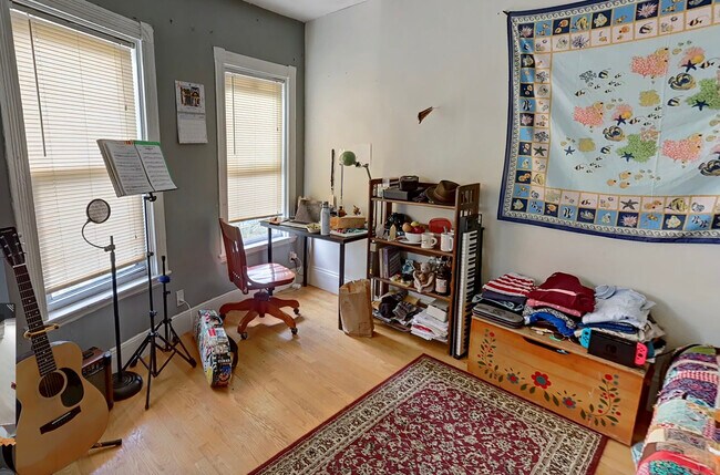 141 Brook St in Brookline, MA - Building Photo - Building Photo