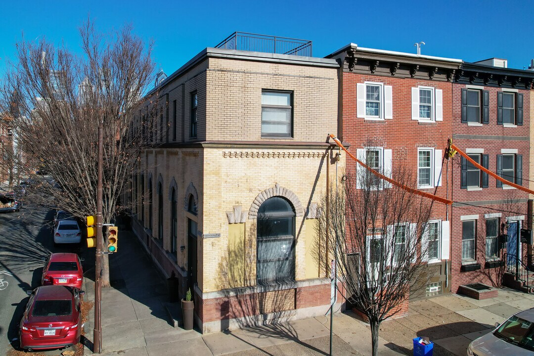 1747 Christian St in Philadelphia, PA - Foto de edificio