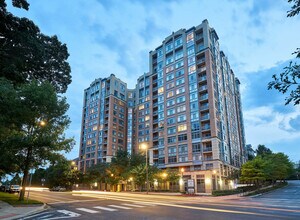 Meridian at Grosvenor Station in North Bethesda, MD - Foto de edificio - Building Photo