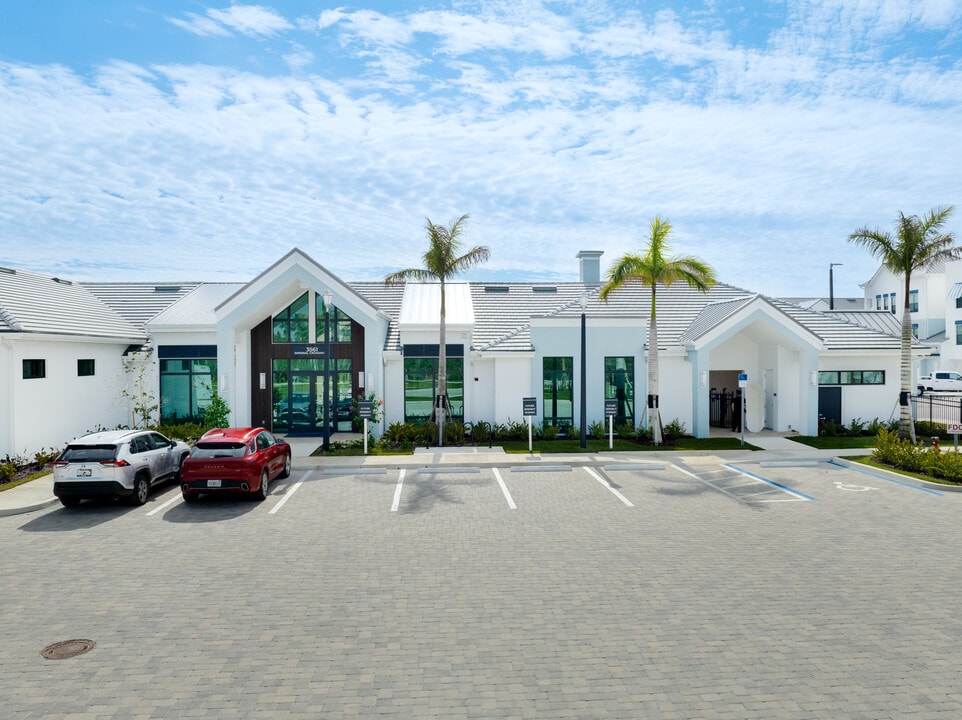 Imperial Crossing Luxury Apartment Homes in Bonita Springs, FL - Foto de edificio