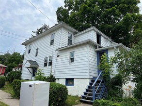 292 Harry L Dr in Johnson City, NY - Building Photo - Building Photo