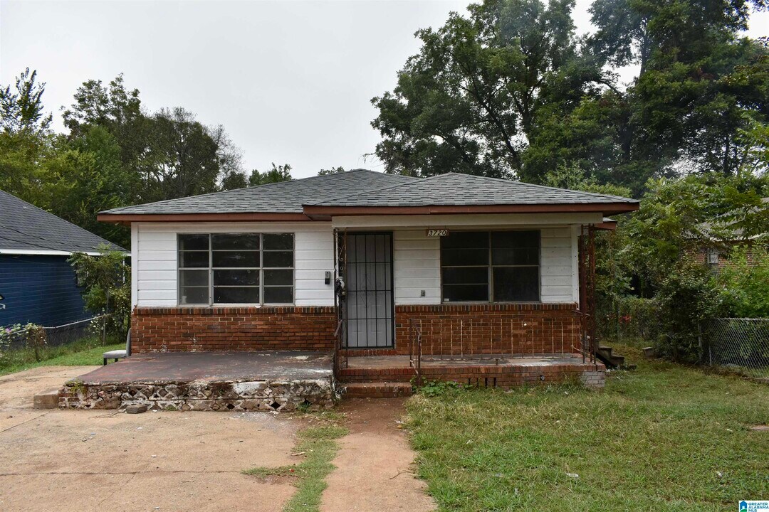 3720 Howard Ave SW in Birmingham, AL - Building Photo