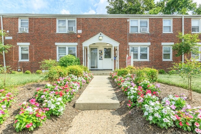 Welcome Home to Nottingham Apartments in H...