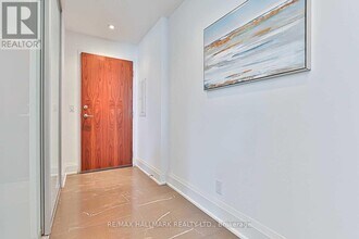 1 Market St. in Toronto, ON - Building Photo - Building Photo