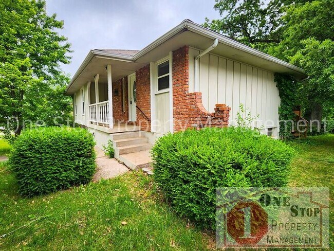 17402 E 37th Terrace in Independence, MO - Building Photo - Building Photo