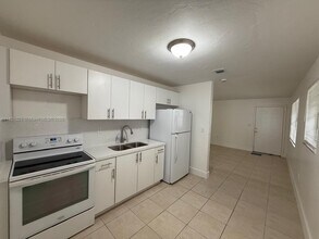 1745 NW 47th Ter, Unit 1745 in Miami, FL - Building Photo - Building Photo