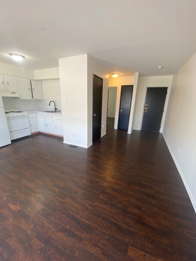 3733E Morganford, Unit E in St. Louis, MO - Building Photo - Building Photo