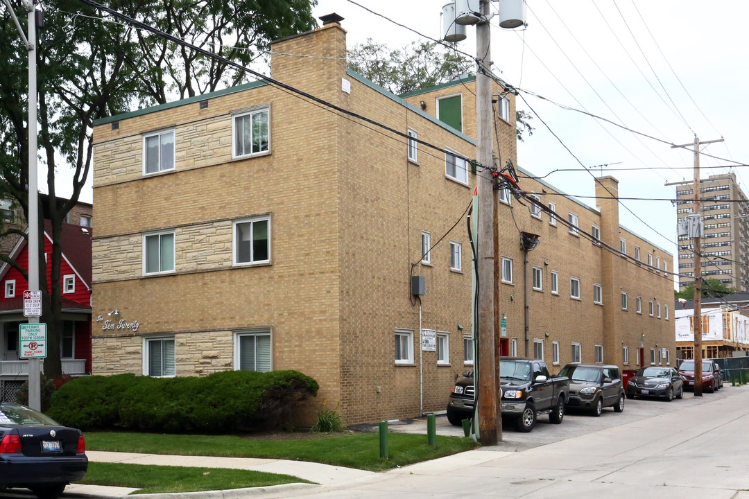 The Ten Twenty in Oak Park, IL - Building Photo